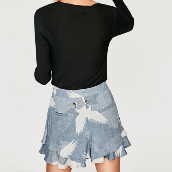Zara Ruffle Crane Shorts - Picture 3 of 8